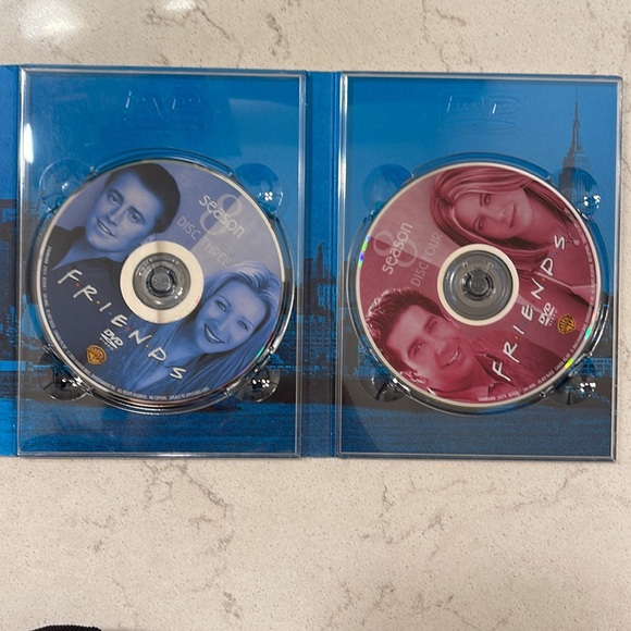 FRIENDS Complete 8th Season DVD Set - Picture 4 of 5